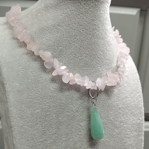 Rose Quartz Chip Beaded Necklace Aventurine Pendant Natural Gemstone Crystal - Picture 10 of 13